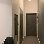 Hostel St 48